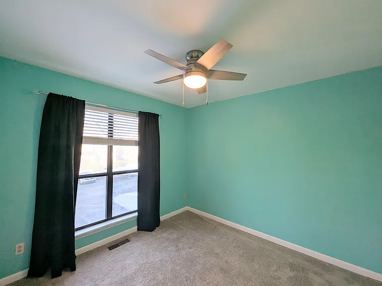 7225 Woods Crossing Dr — Photo 13