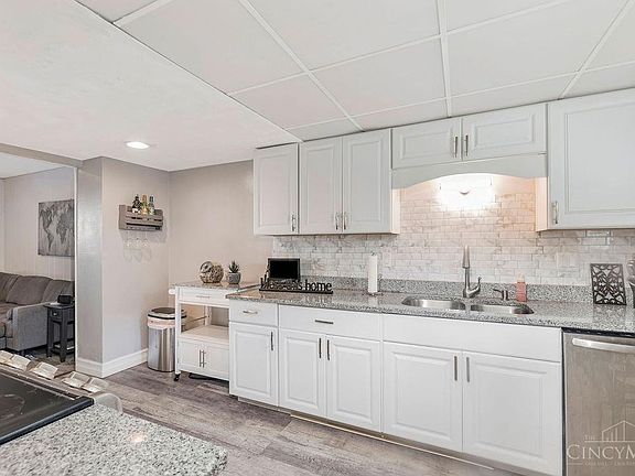 5th image of 3387 Amberway Ct