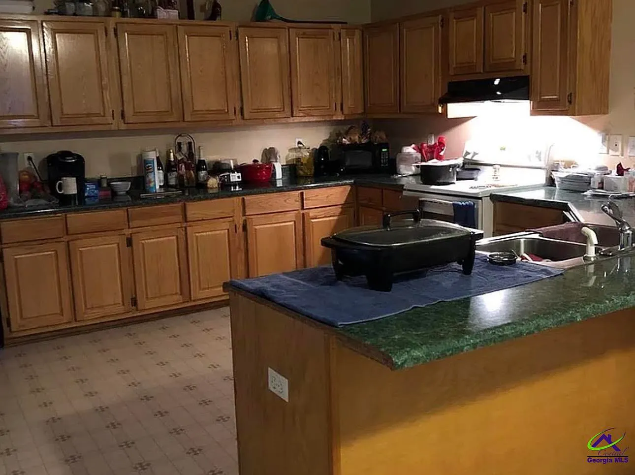 3 bed, 2.0 bath, 1395 sqft, $1,400 — Photo 3