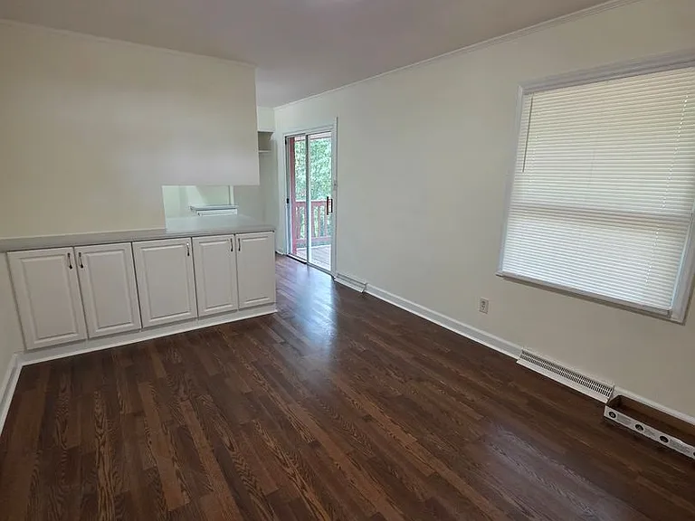 3310 Hillside Dr — Photo 3
