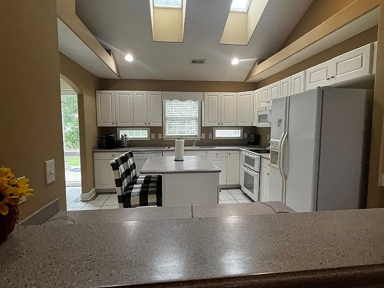 403 Neuchatel Rd — Photo 16