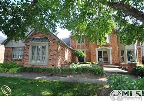 4 bdrm, 3 1/2 bth Hawthorn Hills