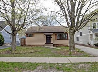 1232 N Eagle St, Naperville, IL 60563