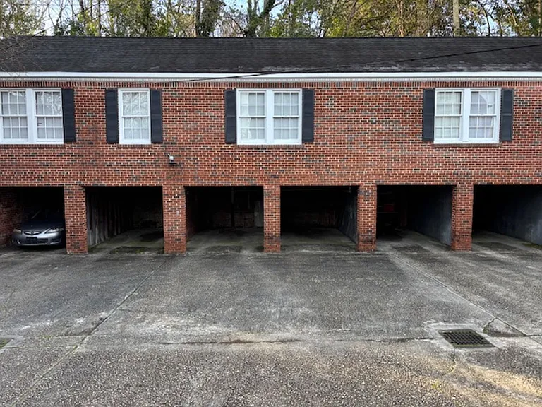 1600 Boulevard St — Photo 4