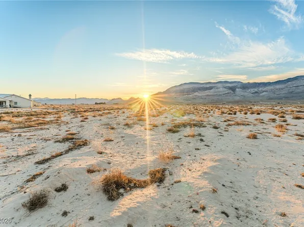 1501 W Fuego Ln, Pahrump, NV 89060