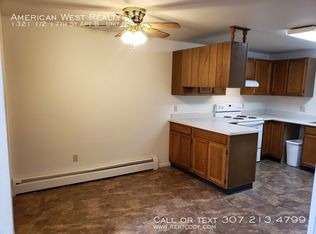 1321 1/2 17th St APT B, Cody, WY 82414
