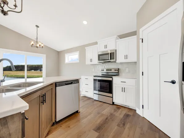 1000 Triumph Trl NE, Isanti, MN 55040