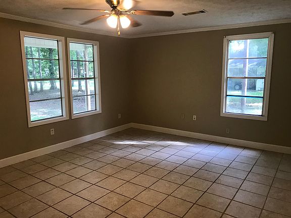 4th image of 709 Downs Ln