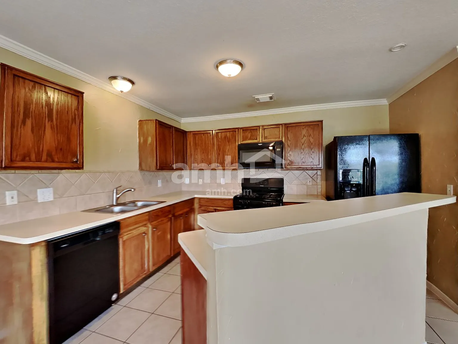 4 bed, 2.5 bath, 2536 sqft, $2,395 — Photo 3