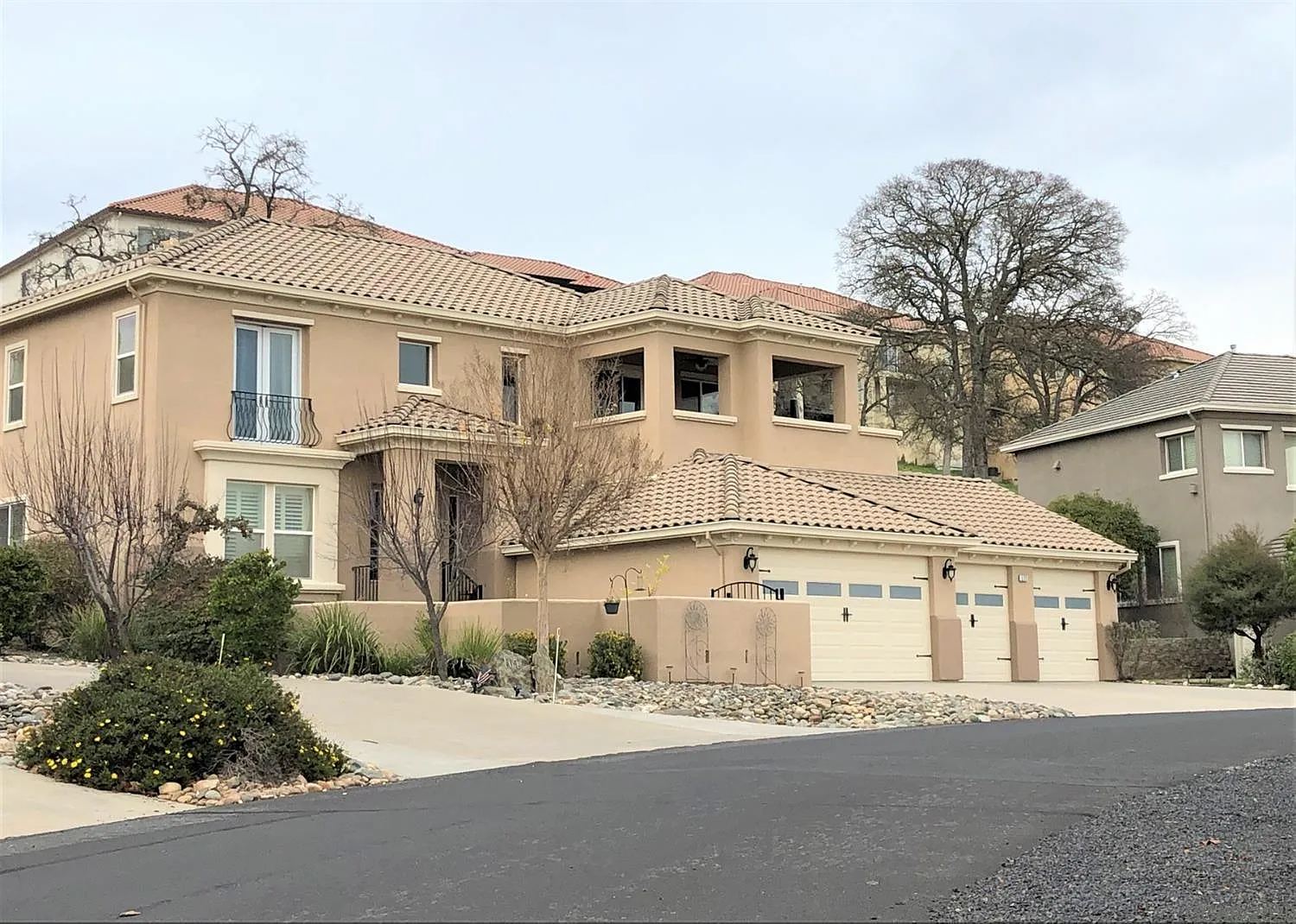 175 Athena Dr #11 photo 1