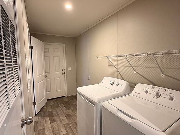4th image of 197 Lakeshore Cir #197