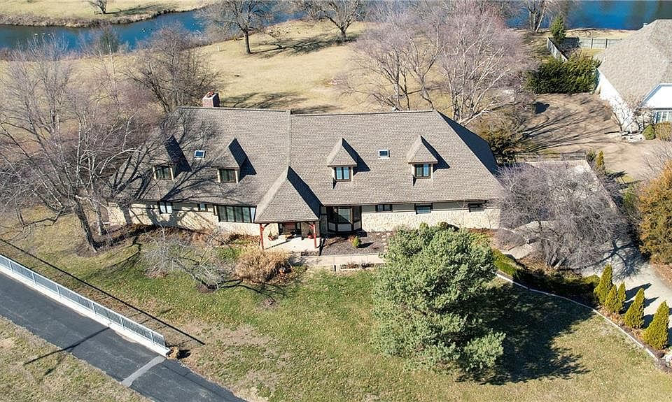 15098 Stearns St, Overland Park, KS 66221 MLS 2472472 Zillow