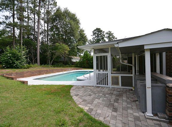 4th image of 217 Lakewood Cir