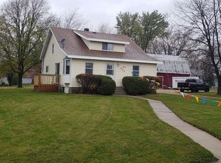 635 Elm St, Omro, WI 54963
