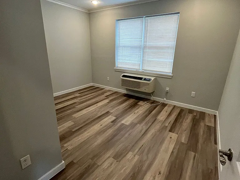 54 Pearl St #303 — Photo 6