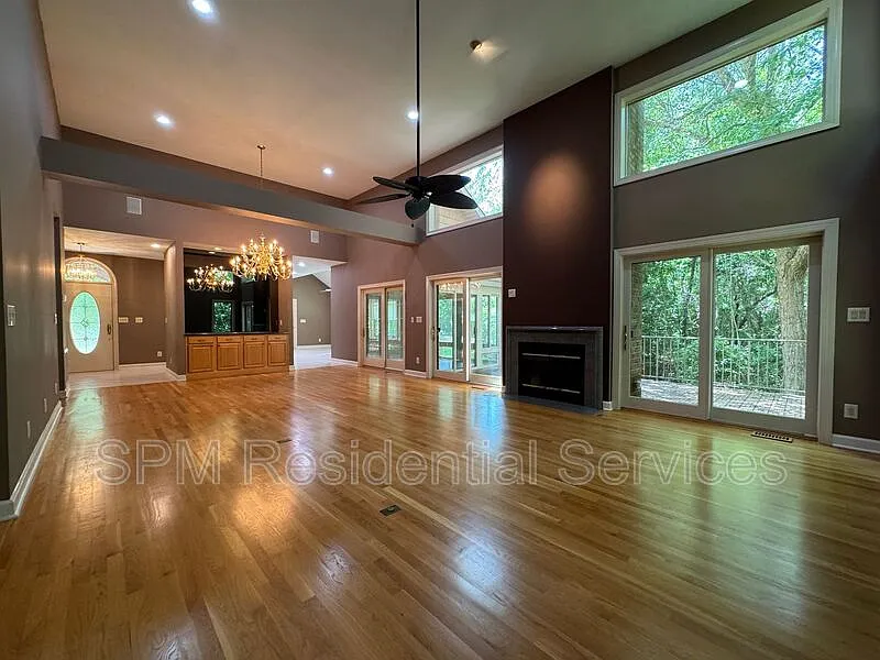 3 bed, 2.5 bath, 2283 sqft, $2,745 — Photo 4