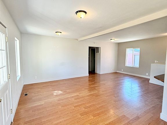 4th image of 812 Ironwood St