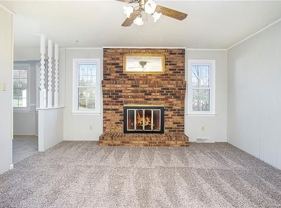 3rd image of 320 Woodstream Dr