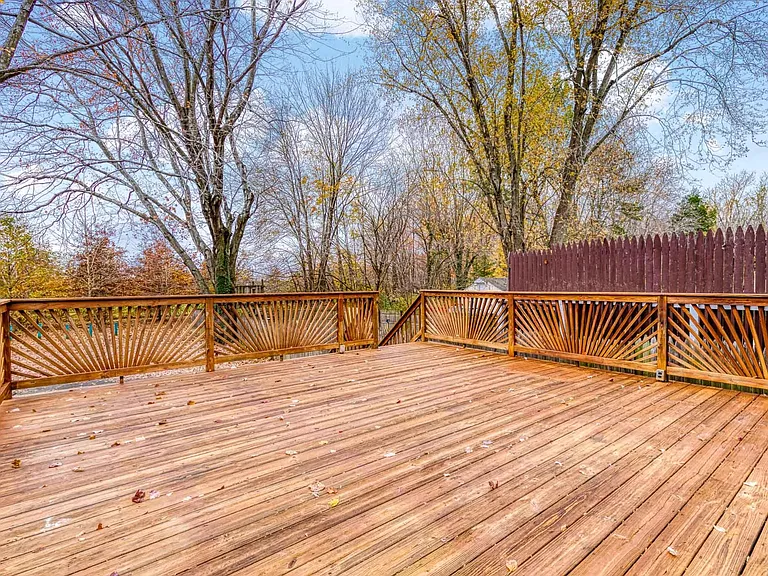 16 S Kelly Ave — Photo 28