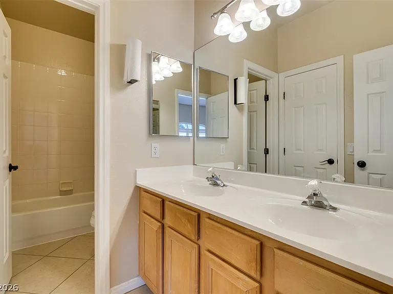 2598 Mizzoni Cir — Photo 29