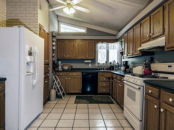 5th image of 23542 Pleasantwood Ct