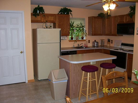 5th image of 144 Gladstone Way