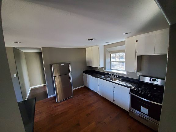 5th image of 9132 E Milton Ave