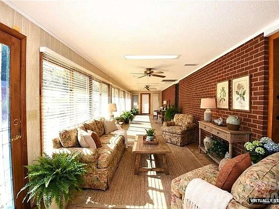 2nd image of 2570 Lentz Rd