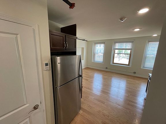 3rd image of 420 Broadway #202