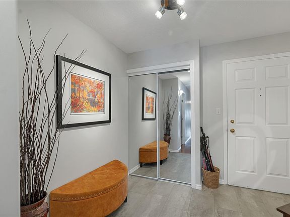 4th image of 553 Island Hwy S #2