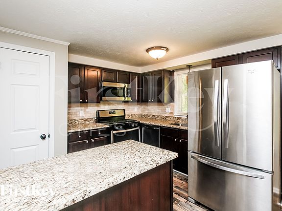 4th image of 3548 Birchwood Dr