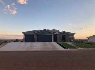 896 E Country Club Dr, Kanab, UT 84741