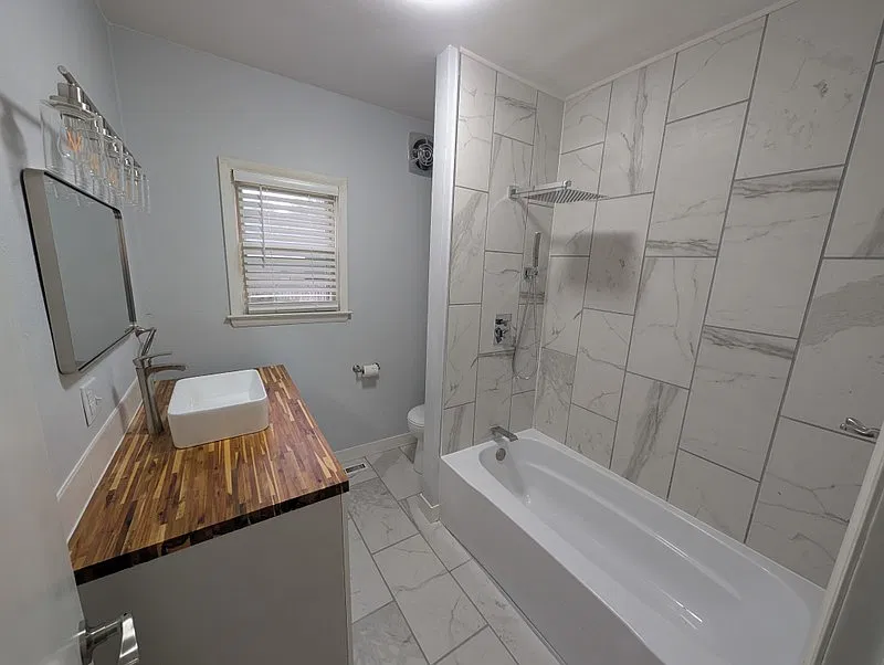 2 bed, 1.0 bath, 850 sqft, $925 — Photo 2