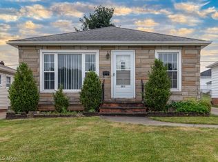 2511 Center Dr, Parma, OH
