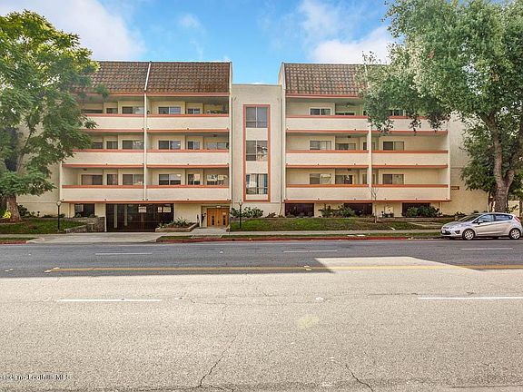 4th image of 2444 E Del Mar Blvd Unit 313