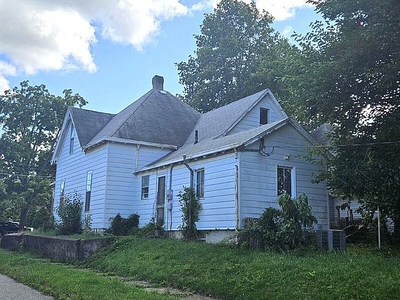 5th image of 302 W Sheridan St