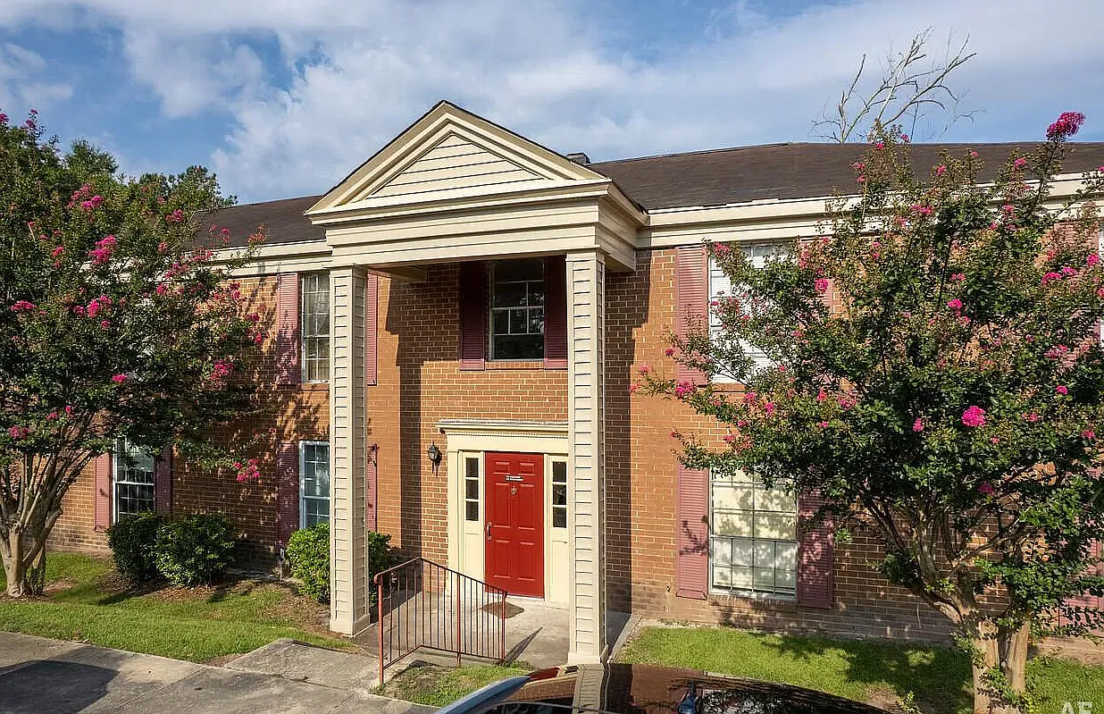 2 bed, 1286 sqft, $1,196 — Photo 1