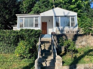 7 Cayuga Rd, Putnam Valley, NY 10579