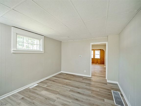 4th image of 526 W Maryland Ave