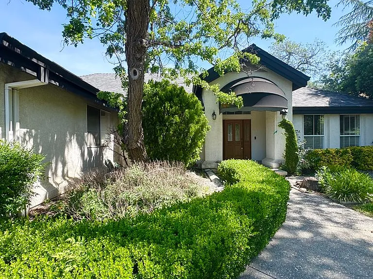 1855 Gold Hills Dr — Photo 2