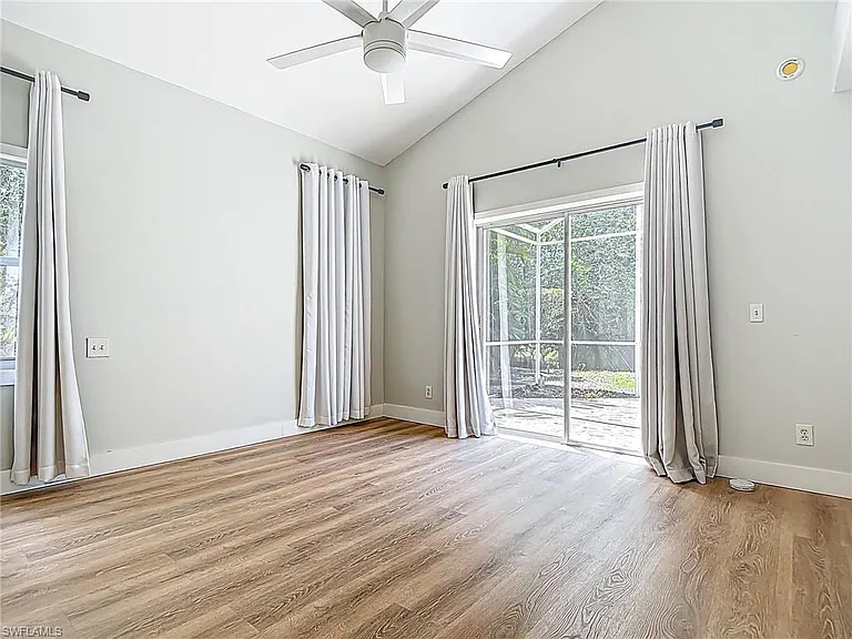 351 Pindo Palm Dr — Photo 15