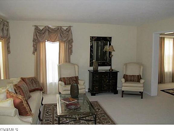 3rd image of 3933 River Bluffs Pl