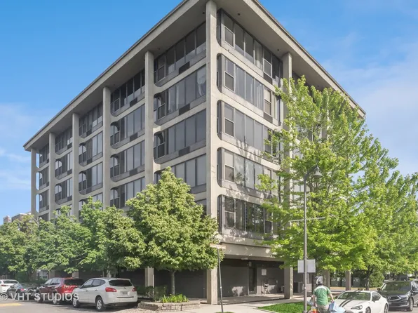 345 E Eastgate Pl APT 606, Chicago, IL 60616