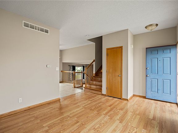 3rd image of 5829 NW 93rd St