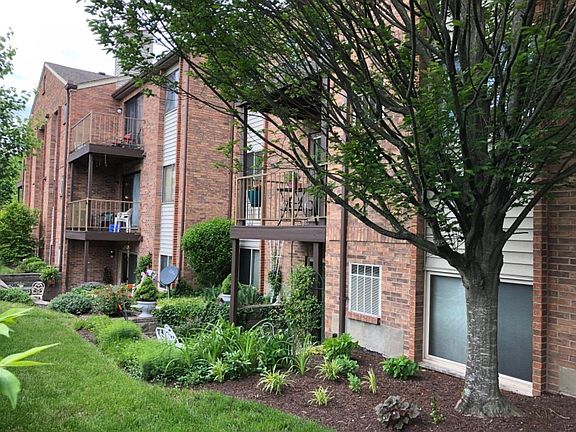 2nd image of 5979-5 Meadowcreek Dr #5979-05