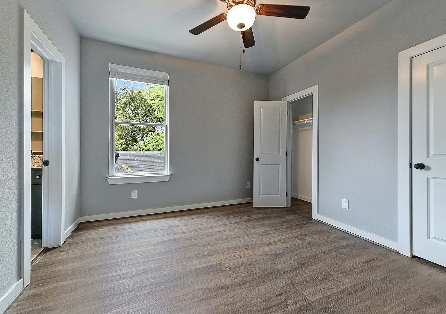 3132 Cockrell — Photo 2