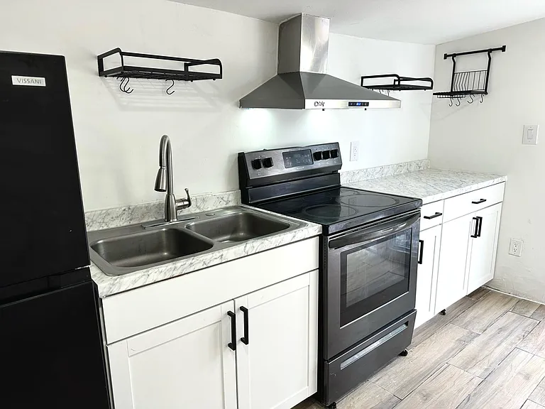 6722 N 54th Dr #2 — Photo 3