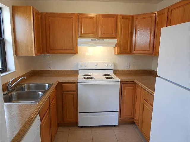 611 S East Coast Ave #2 — Photo 7