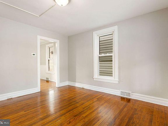 5th image of 267 Park St