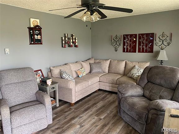 3rd image of 2012 Ables Rd